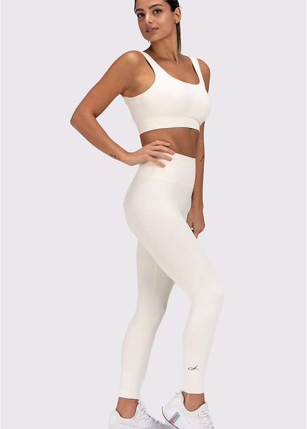 Fits You All Shape Valued Set